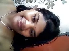 فتاة تضغط فلم سكي عراقي بوسها قبل الاجتماع مع أحد الأعضاء