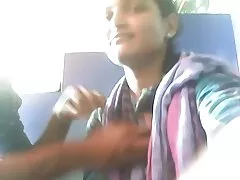 تحصل مارس الجنس لونا ستار وتجاذب أطراف الحديث على فلم سكس عربي عراقي الهاتف